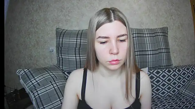 Snapshot of ElllaNuar chatting on March 2025 05:54:01 AM ElllaNuar online show from March 2025 05:54:01 AM