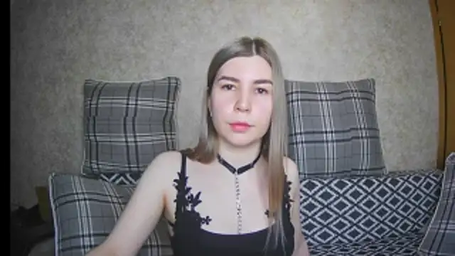 Snapshot of ElllaNuar chatting on March 2025 04:54:02 AM ElllaNuar online show from March 2025 04:54:02 AM