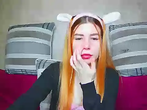 Snapshot of ElllaNuar chatting on September 2025 01:52:01 AM ElllaNuar online show from September 2025 01:52:01 AM