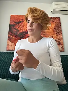 Selvaggia official83 online show from February 2026 12:31:01 PM