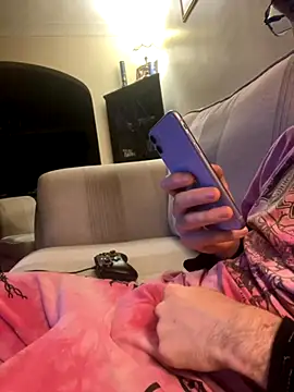 Snapshot of EE123458 chatting on November 2025 08:08:02 PM EE123458 online show from November 2025 08:08:02 PM