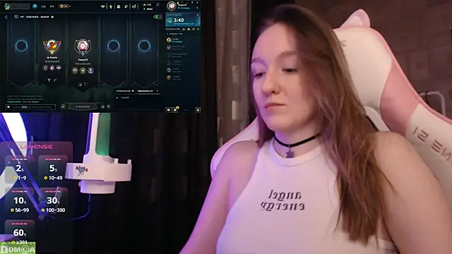 MoonlishSiren online show from February 2025 08:11:01 PM