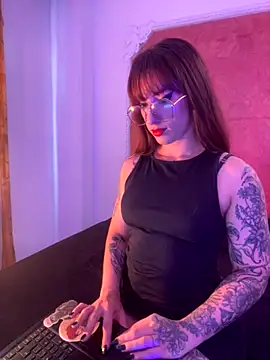 ValenGray online show from September 2025 12:42:01 PM