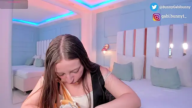 gabi bunny online show from March 2026 05:51:01 PM