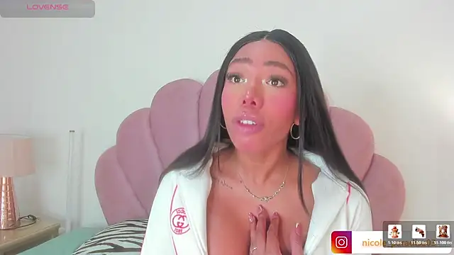 Snapshot of Nicole_Paradise chatting on July 2026 01:09:02 PM Nicole Paradise online show from July 2026 01:09:02 PM