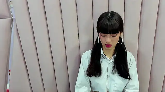 Aurora 18 online show from January 2025 11:54:01 PM