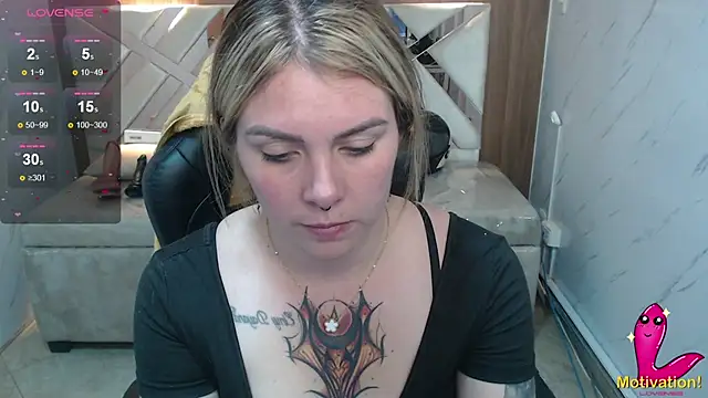 Snapshot of Paula_b_ chatting on June 2026 01:03:01 PM Paula b online show from June 2026 01:03:01 PM