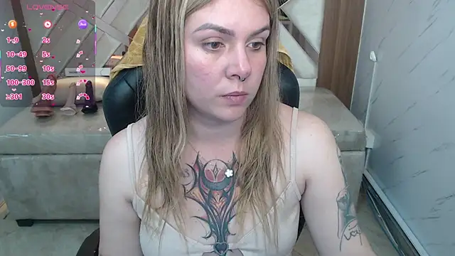 Snapshot of Paula_b_ chatting on June 2026 12:47:02 PM Paula b online show from June 2026 12:47:02 PM