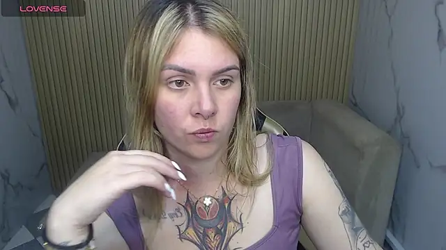Snapshot of Paula_b_ chatting on June 2026 01:15:02 PM Paula b online show from June 2026 01:15:02 PM