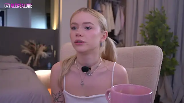 LexieLoree online show from March 2026 03:10:02 AM