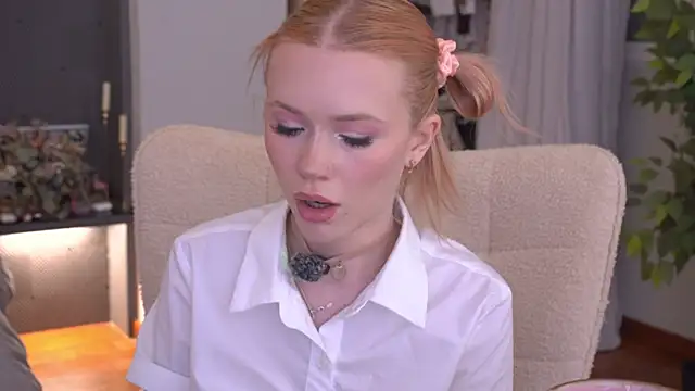 LexieLoree online show from June 2026 03:02:01 AM