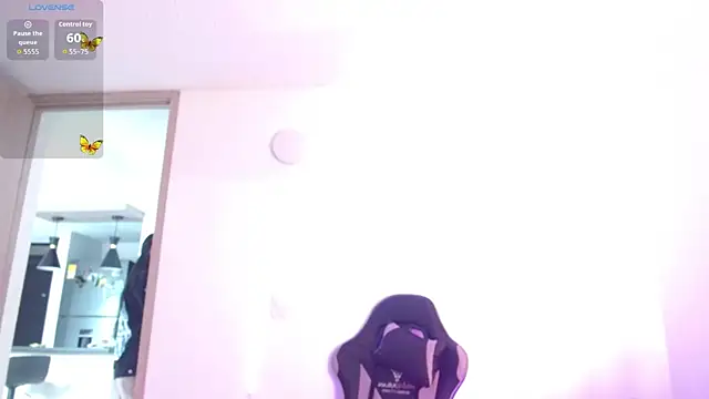 Layna cold online show from February 2026 12:47:02 PM