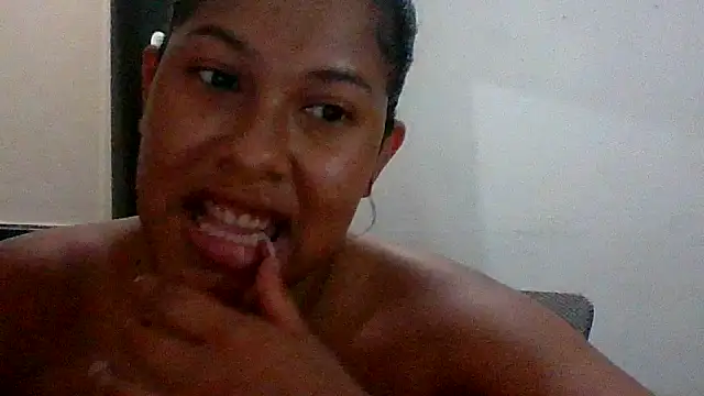 Snapshot of Kitra_New chatting on February 2026 07:31:01 PM Kitra New online show from February 2026 07:31:01 PM