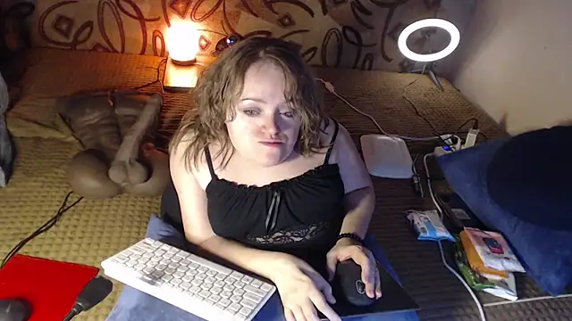 MiniNatalie online show from January 2025 11:00:02 PM