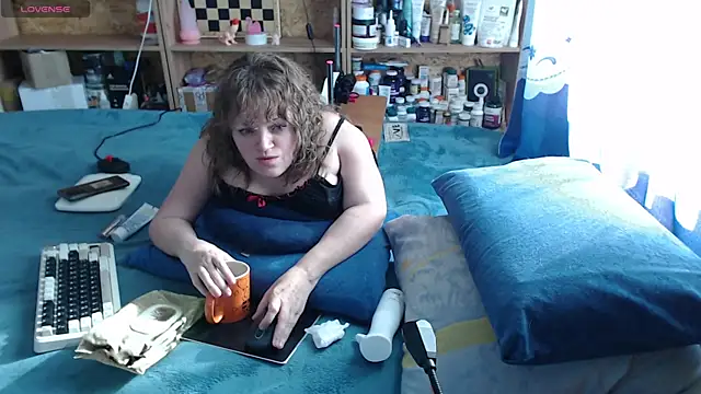 MiniNatalie online show from October 2025 07:09:02 AM