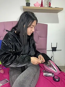 Isabella 21x online show from March 2025 12:33:02 PM