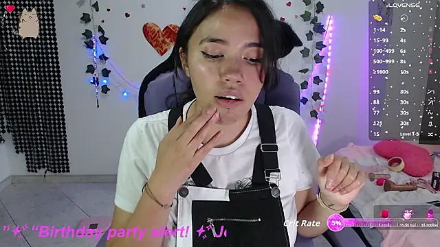 Snapshot of sophie_north chatting on February 2026 08:25:02 PM sophie north online show from February 2026 08:25:02 PM