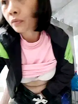 Aninyin22 online show from November 2025 12:32:02 AM