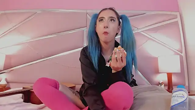 Snapshot of Lunapage chatting on March 2025 07:20:02 PM Lunapage online show from March 2025 07:20:02 PM