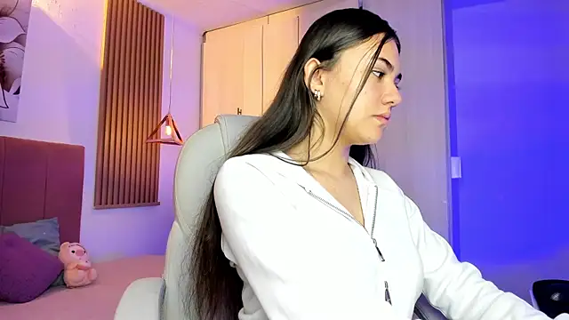 mia nevaeh online show from November 2025 08:55:01 PM