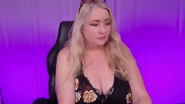 KatDSinclair online show from March 2025 04:01:01 PM