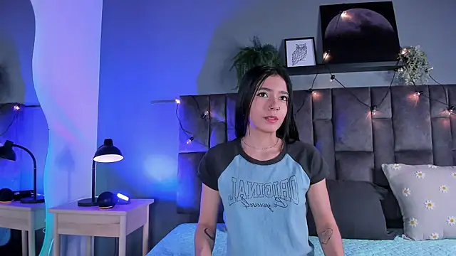 Snapshot of AmyPalmmer chatting on December 2025 11:38:02 AM AmyPalmmer online show from December 2025 11:38:02 AM