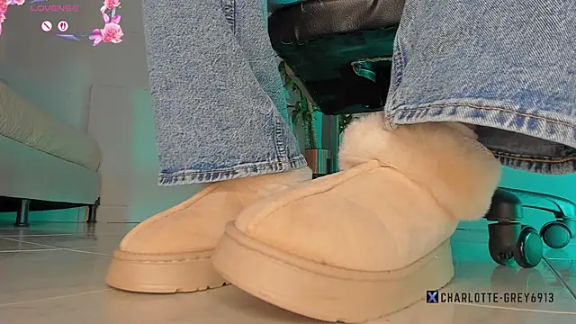 charlotte  grey online show from November 2025 09:06:02 PM