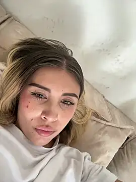 Snapshot of charlotte__grey chatting on June 2026 07:20:01 PM charlotte grey online show from June 2026 07:20:01 PM