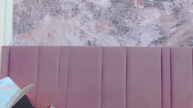 SabrinaDevill online show from October 2025 01:23:02 PM