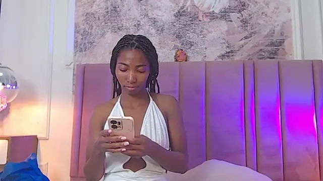 Snapshot of SabrinaDevill chatting on June 2026 01:10:02 PM SabrinaDevill online show from June 2026 01:10:02 PM