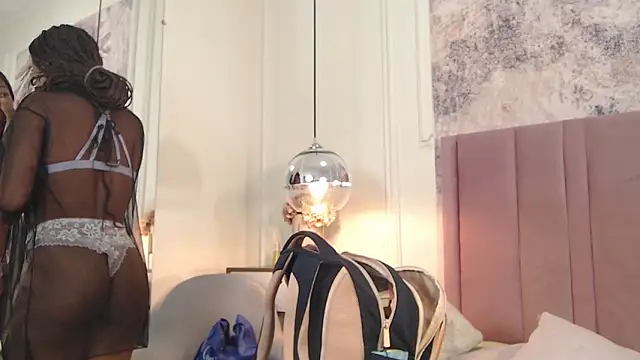 Snapshot of SabrinaDevill chatting on June 2026 01:14:01 PM SabrinaDevill online show from June 2026 01:14:01 PM
