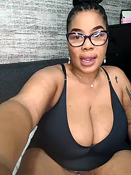 Snapshot of ExclusiveLeexx chatting on January 2026 10:08:02 AM ExclusiveLeexx online show from January 2026 10:08:02 AM