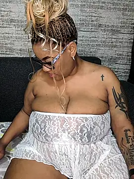 Snapshot of ExclusiveLeexx chatting on February 2026 02:46:01 PM ExclusiveLeexx online show from February 2026 02:46:01 PM