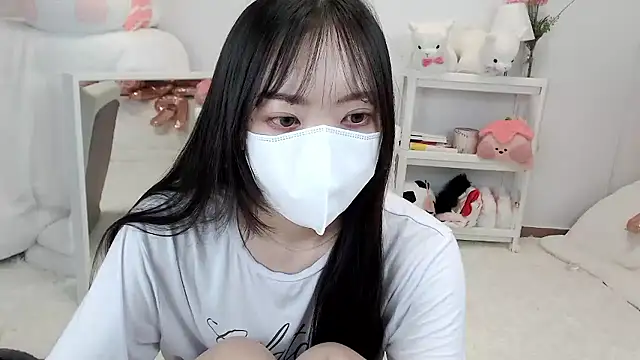 momo room online show from May 2026 06:32:01 AM