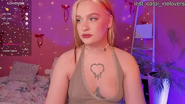 Snapshot of CarolineLovers chatting on February 2026 12:05:02 AM CarolineLovers online show from February 2026 12:05:02 AM