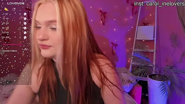 Snapshot of CarolineLovers chatting on February 2026 09:53:02 PM CarolineLovers online show from February 2026 09:53:02 PM