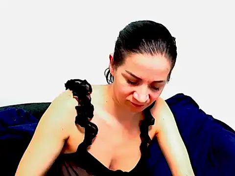 Kitty4 love u online show from November 2025 07:40:02 AM