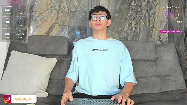 Daviid laidd online show from November 2025 09:37:01 PM