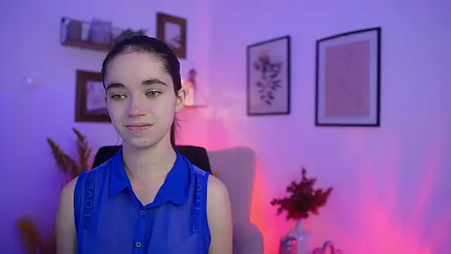 Gia Paige18 online show from November 2025 03:03:02 PM