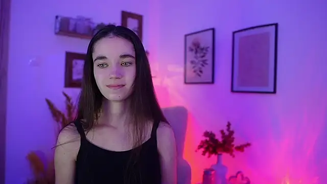 Gia Paige18 online show from November 2025 06:44:02 PM