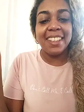 ELLA KELLY online show from December 2025 12:03:02 PM