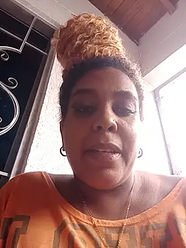 Snapshot of ELLA_KELLY chatting on May 2026 02:35:01 PM ELLA KELLY online show from May 2026 02:35:01 PM
