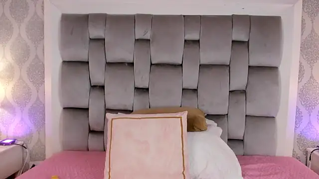 Sara  Williams online show from February 2025 03:34:02 AM