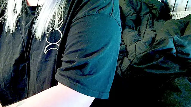 doomednympho online show from October 2025 08:48:02 PM