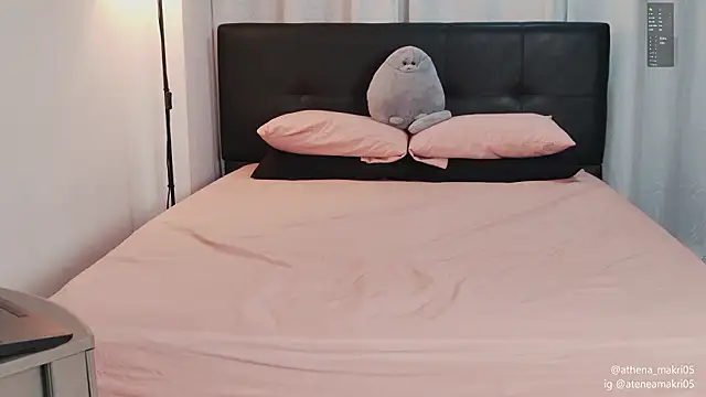 Snapshot of Atenea_Makri chatting on March 2026 02:38:02 AM Atenea Makri online show from March 2026 02:38:02 AM