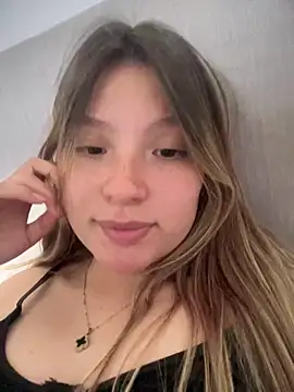 Snapshot of ASLY_MULLERHOT chatting on December 2024 05:30:01 PM ASLY MULLERHOT online show from December 2024 05:30:01 PM