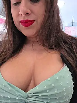 GatitaXD27 online show from November 2025 10:37:01 AM