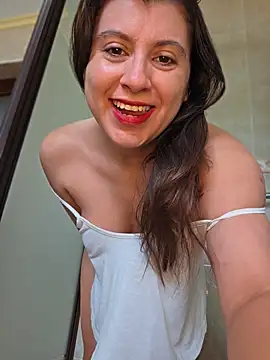 Snapshot of GatitaXD27 chatting on April 2026 10:10:02 AM GatitaXD27 online show from April 2026 10:10:02 AM