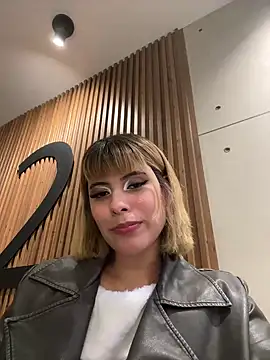 Snapshot of oxiris_1 chatting on February 2025 01:10:01 AM oxiris 1 online show from February 2025 01:10:01 AM