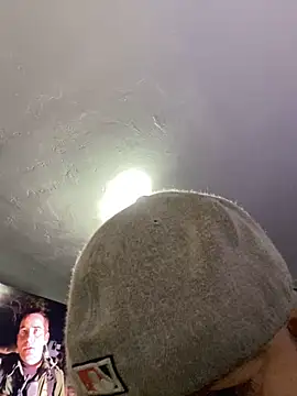 Snapshot of valleyoneofakind chatting on February 2025 05:09:01 PM valleyoneofakind online show from February 2025 05:09:01 PM